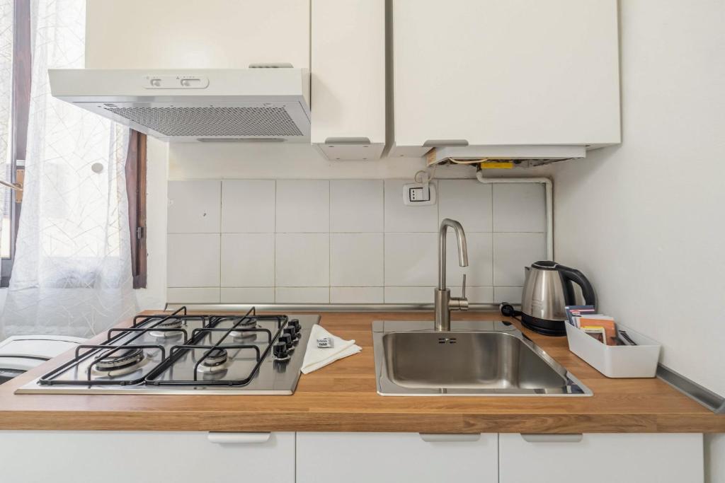 GuestHost - Porta Romana Tiny Home - 3