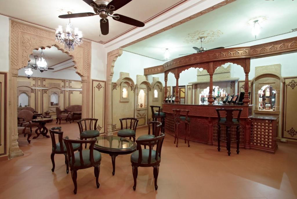 Pub/Lounge