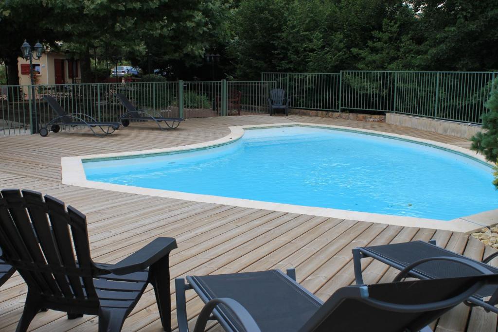 スイミングプール