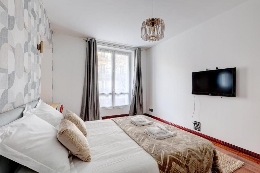 Martine Suite, Place de la République - 4