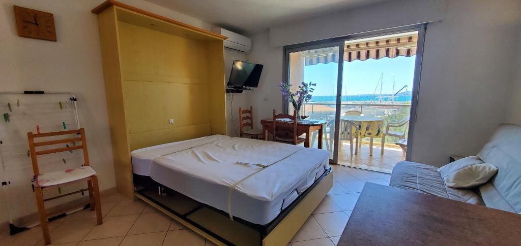 LE CAPITOLE Vue mer Studio cabine 27m2 les pieds dans leau 2 adultes 2 enfants clim et garage - 2