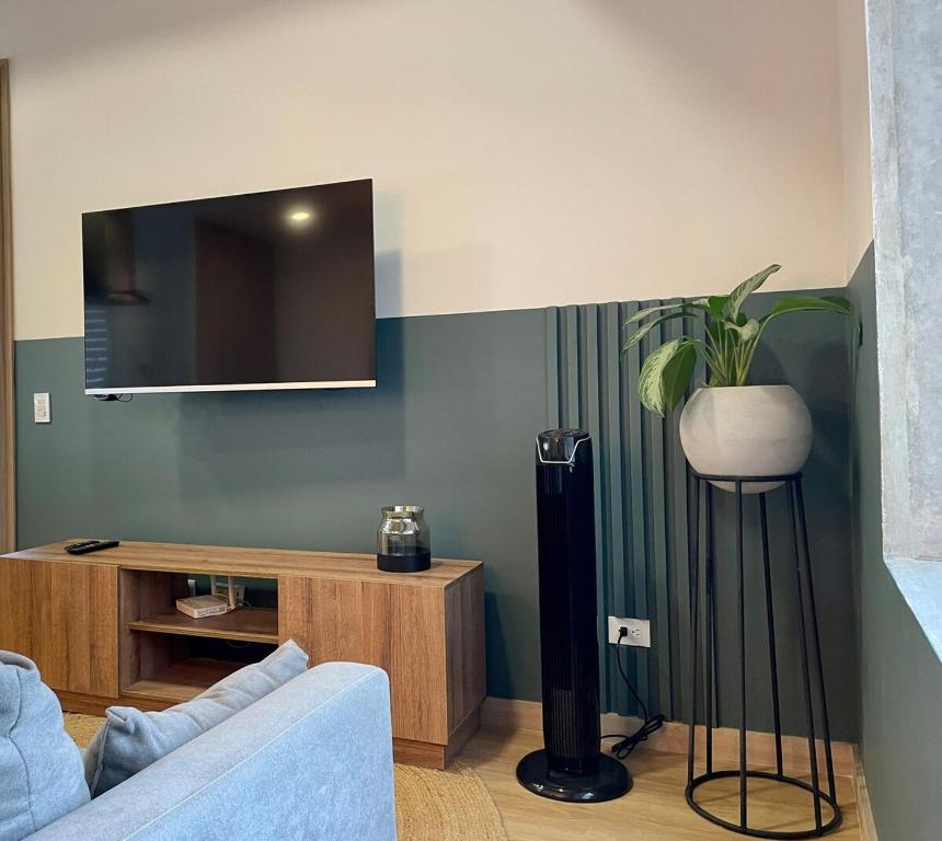 Iconic 2 BR in Laureles - 5