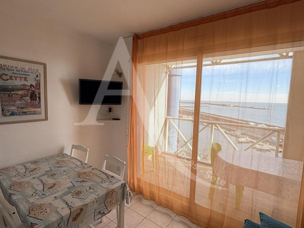 1ERE LIGNE PORT DE SETE, 1 CHAMBRE, PKG, PISCINE, Sète