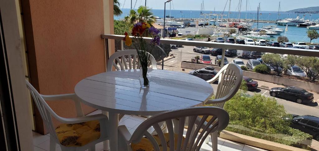 LE CAPITOLE Vue mer Studio cabine 27m2 2 adultes 2 enfants avec climatisation et garage - 2
