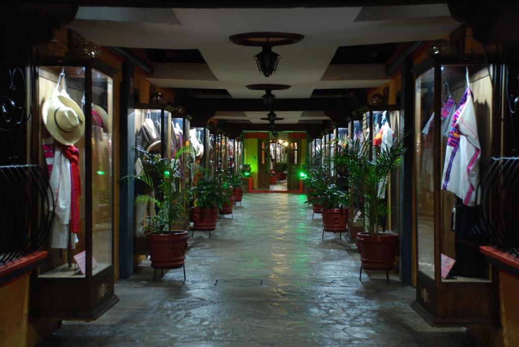 Hotel Temático Mision Colonial - 2