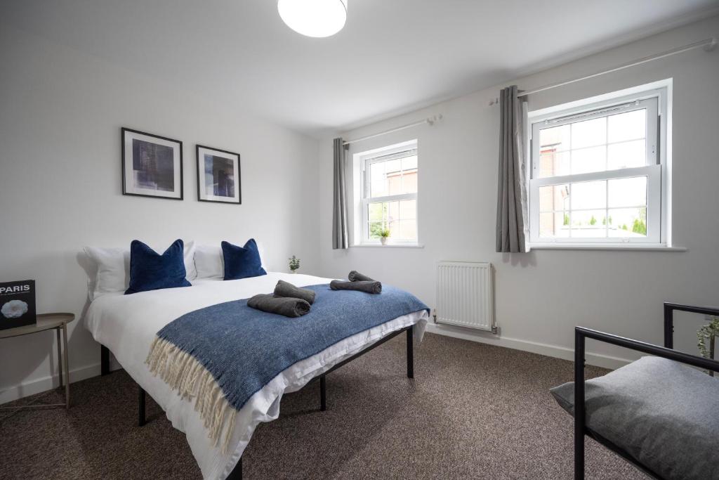 Cosy Modern House Sleeps 9 - En-suite and Parking, Kent