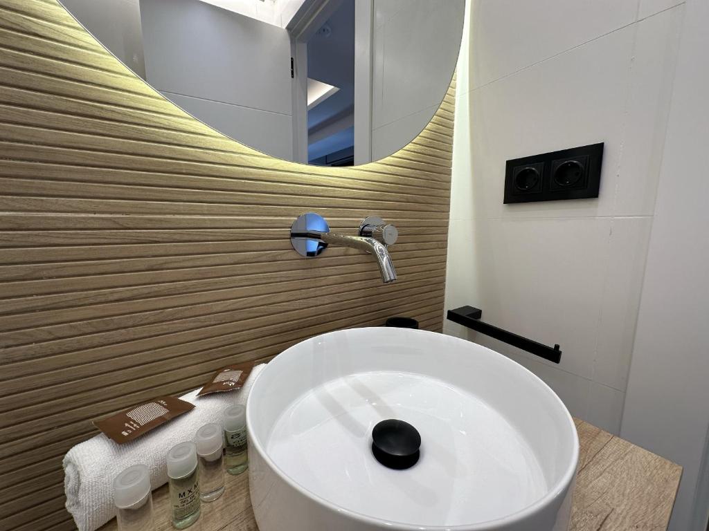 Irreverents Suites - 2