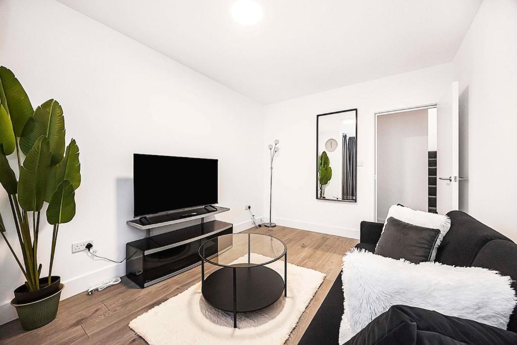 Stylish London Flat - 5 Sleeper, Ilford
