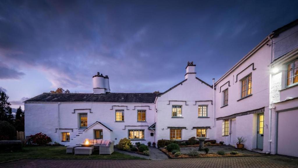 Beautiful Grade 2 listed building- Single Dwelling, Bowness-on-Windermere