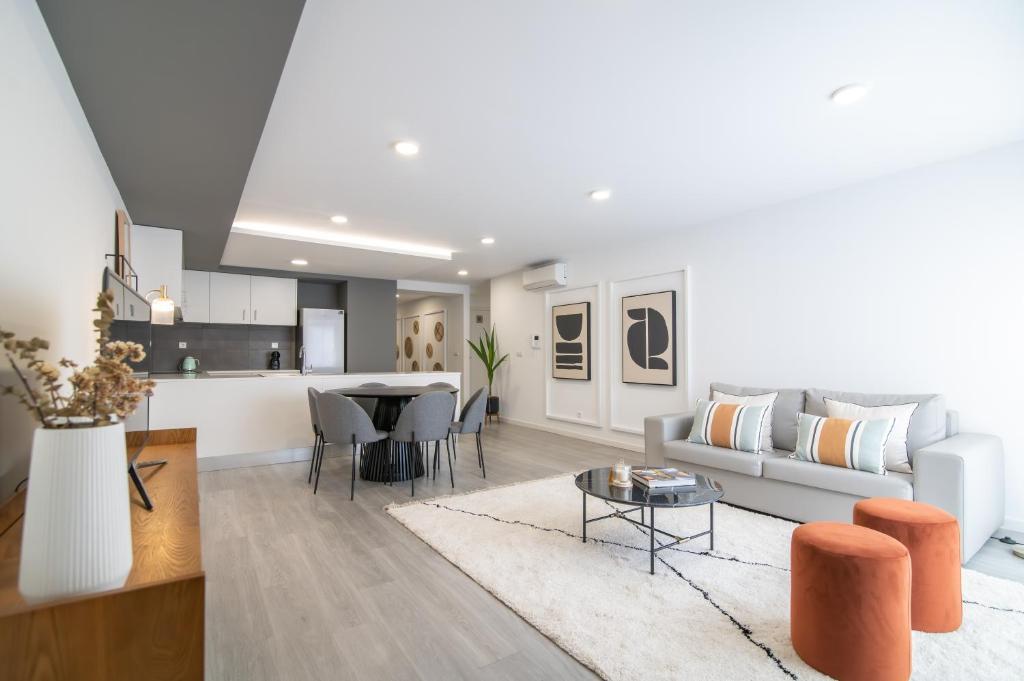 Citadine at Hintze Ribeiro, Ponta Delgada