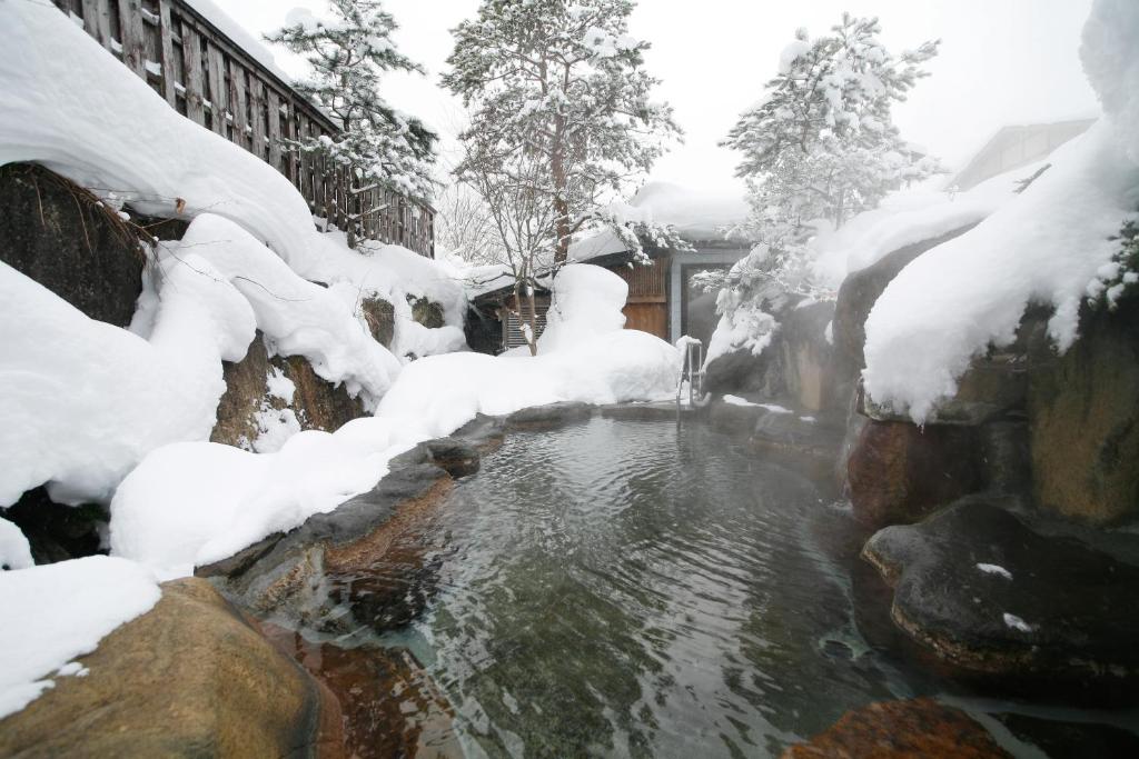 Open air bath