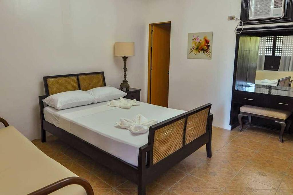 Grand Villa Laguna, Manila