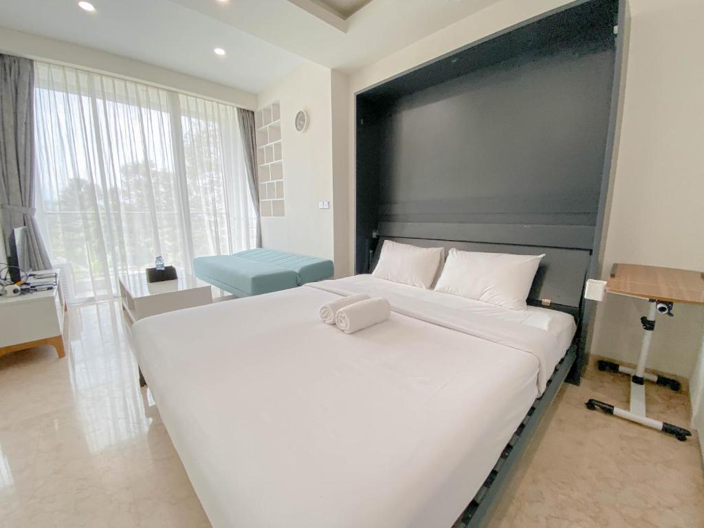 Luxurious Studio at Art Deco Apartment By Travelio, Bandung