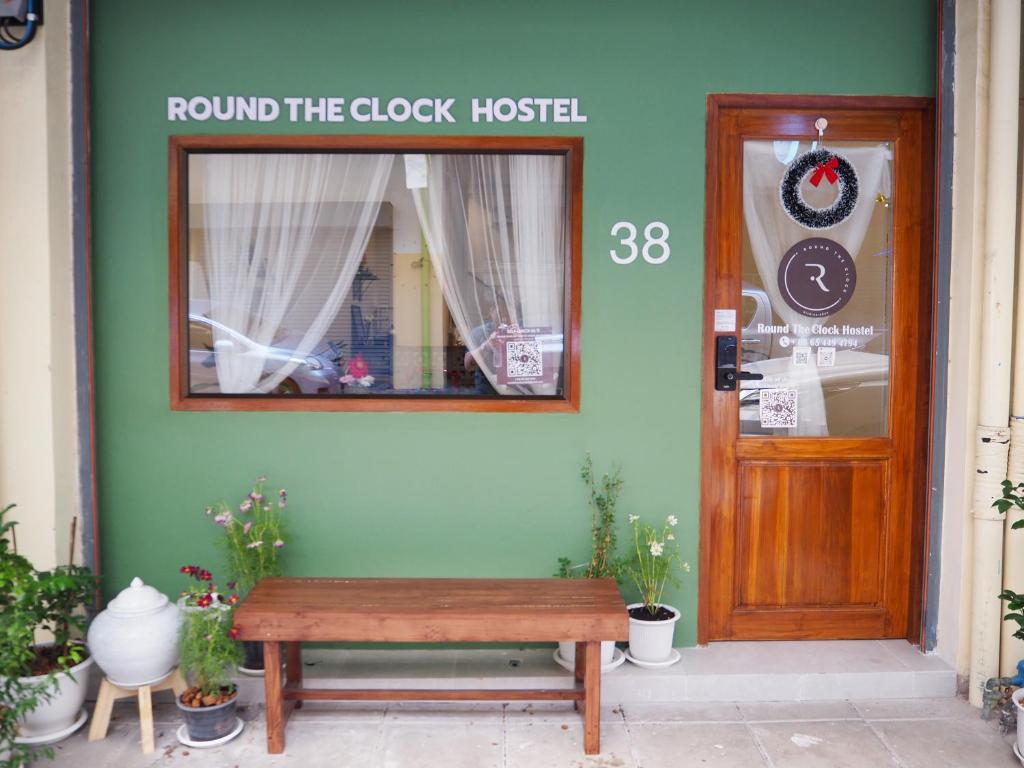 Round The Clock Hostel, Samphanthawong