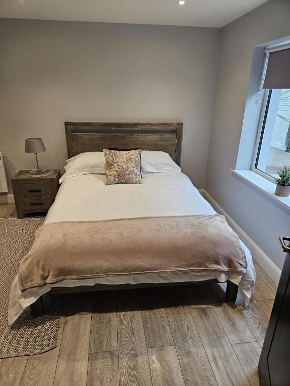 Dalys Place, Béal Átha Póirin