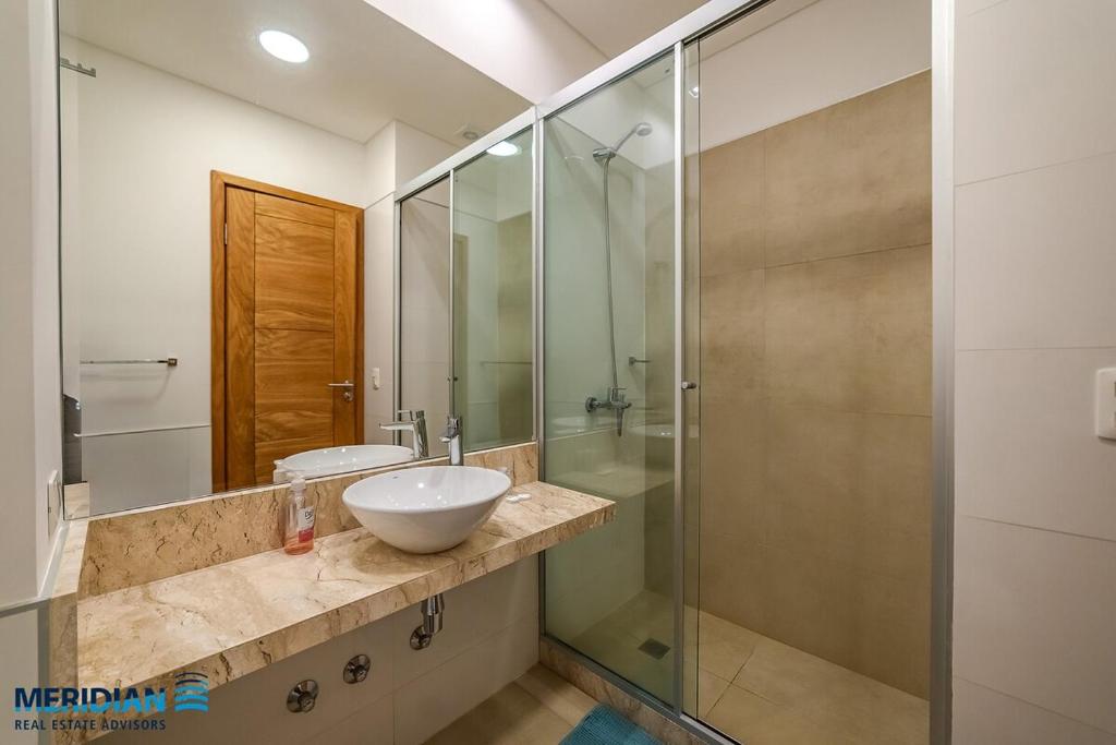 203 Emerald! Boutique Building steps from the Shopping del Sol - 4