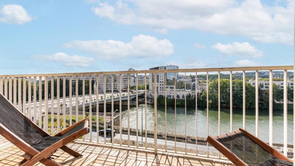APPARTEMENT avec vue sur la Seine 10' en voiture de Paris et de la Tour Eiffel - 1