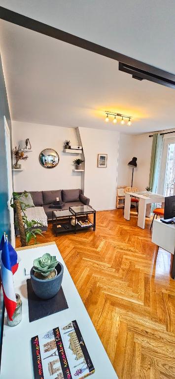 Lovely flat Abbesses center - Paris Montmartre - 3