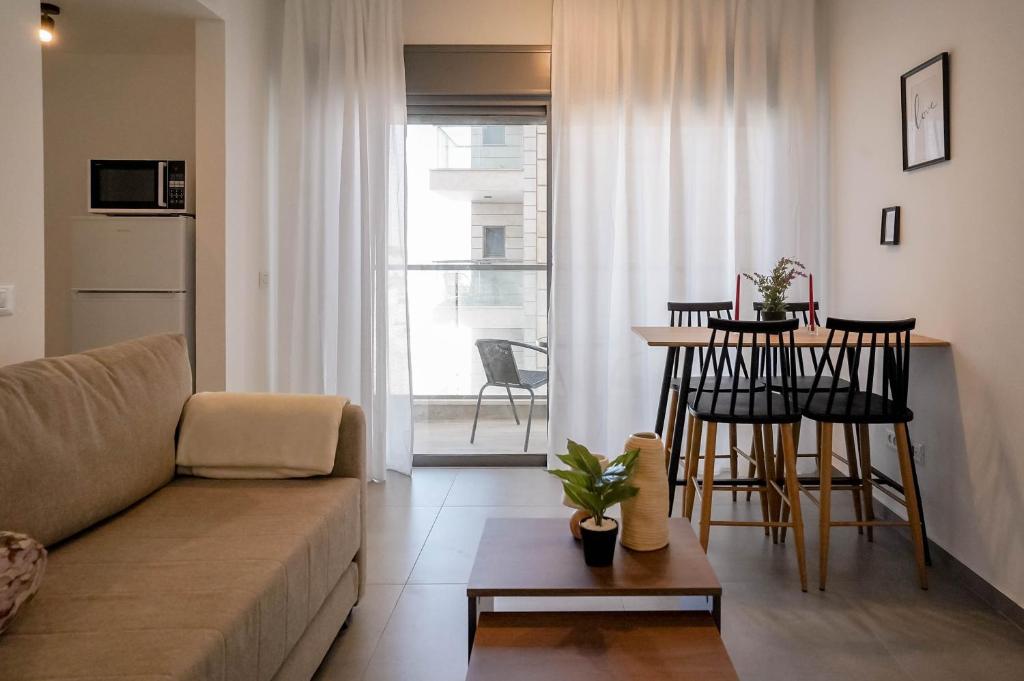 Red Sea Icon - by G&P Suites, Ejlat