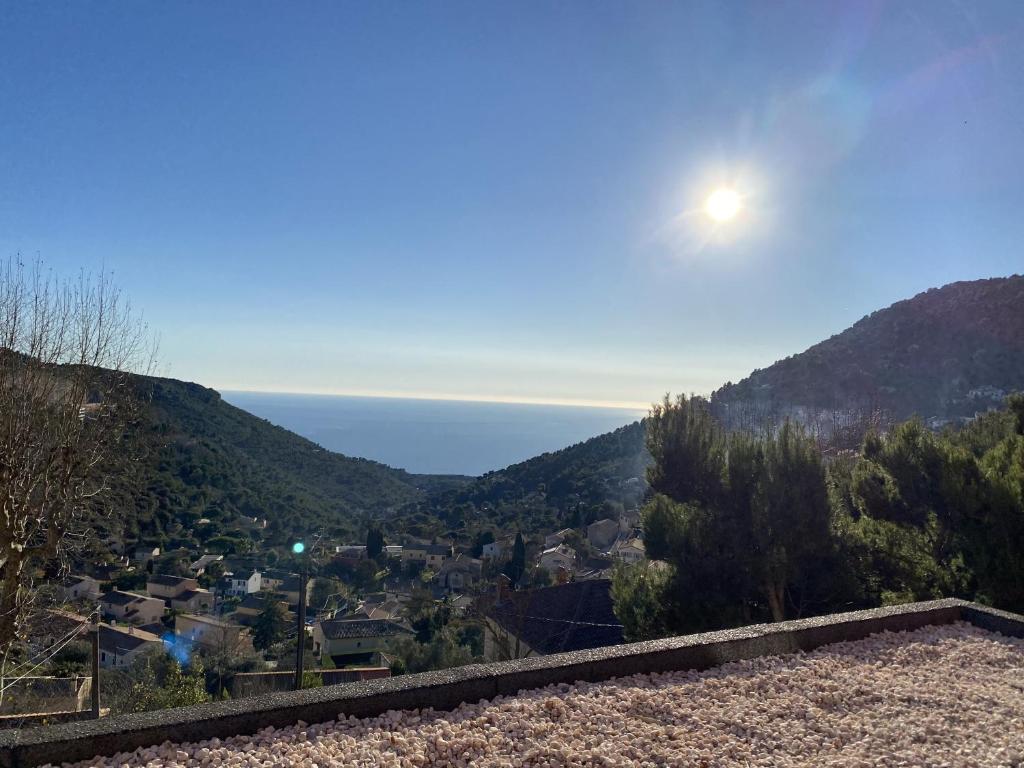 Tres beau 2 p vue mer terrasse, La Turbie