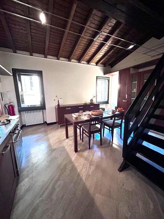Casa Savoia 31 Charme in Palazzo del '700 a lago - 2