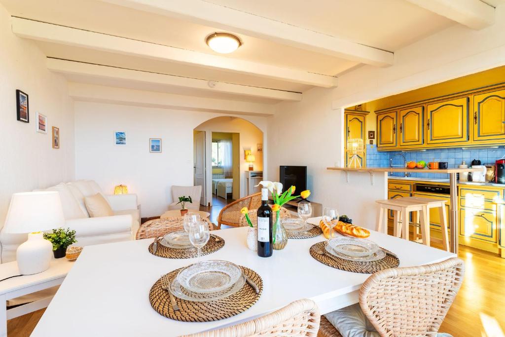 LE JARDIN BLEU AP4388 By Riviera Holiday Homes - 3