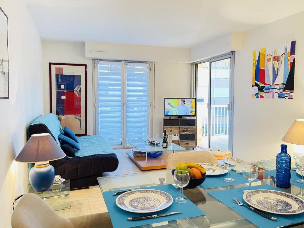 Appartement -piscine- proche bord de mer et centre - 2