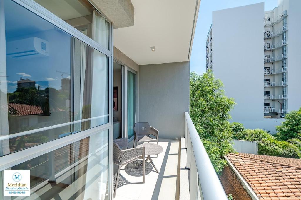 206 Emerald! Boutique Building - Walk to the Shopping del Sol! - 5