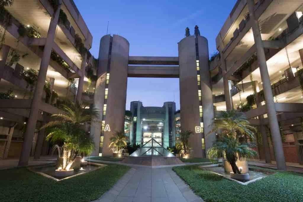 Loft in Siwar-Zouk- 2 minutes from hotel Le Royal-Dbayeh- by car, Makhāḑat Nahr al Kalb