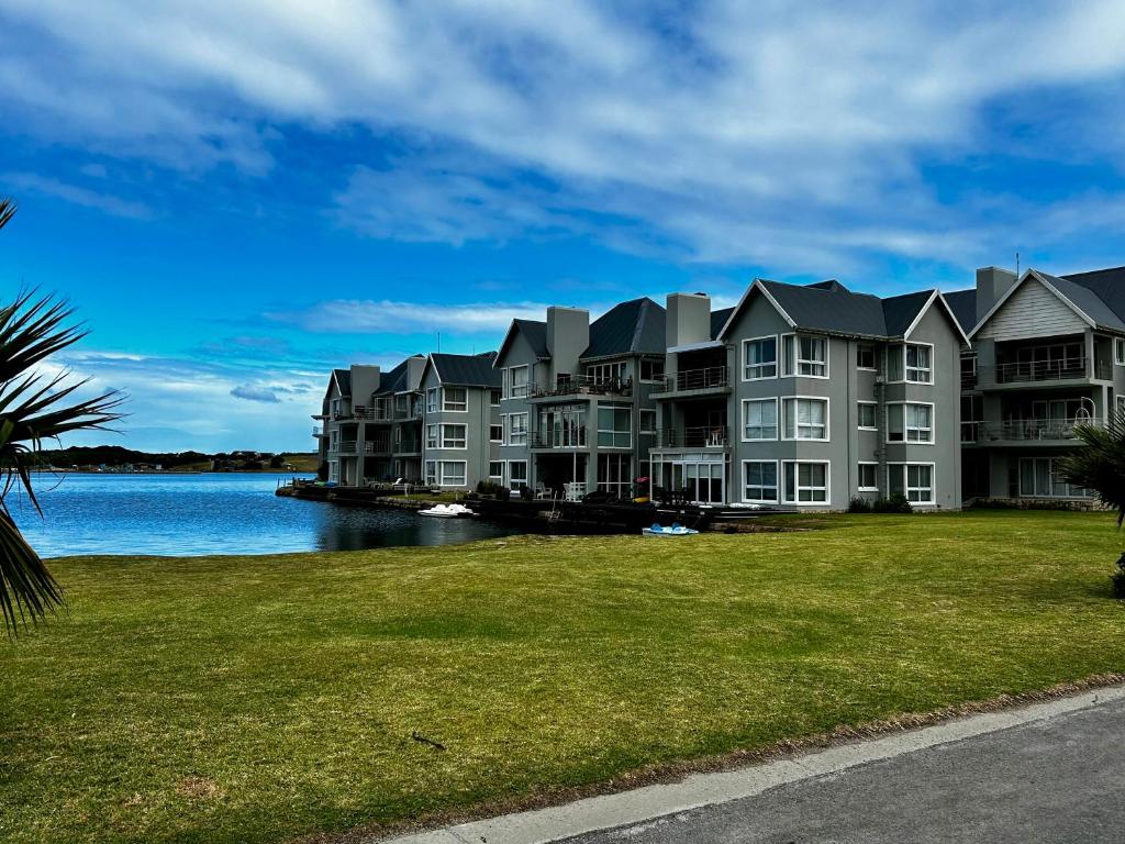 Waters Edge Guest House, Jeffreys Bay