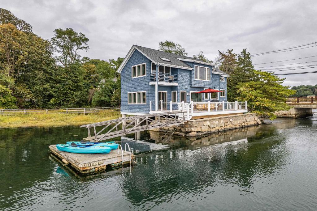 Waterfront Escape Dock & More, Gloucester