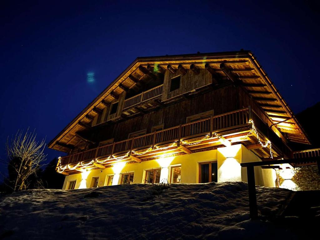 Chalet lumineux à Arêches-Beaufort avec terrasse et cuisine équipée - FR-1-342-332 - 2