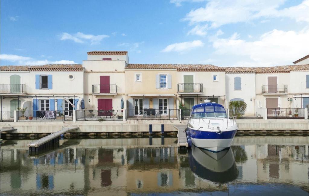 Cozy Home In Aigues-Mortes With House Sea View - 1