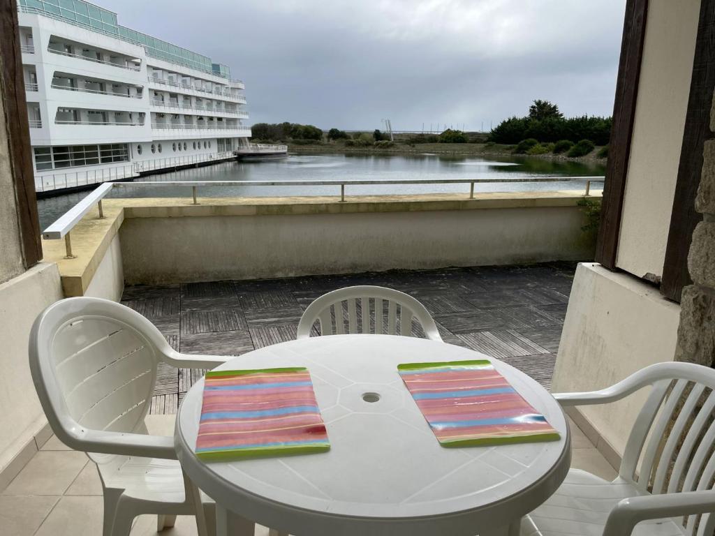 Appartement 4 pers à Arzon, piscine et parking, proche plage et port - FR-1-775-21 - 1