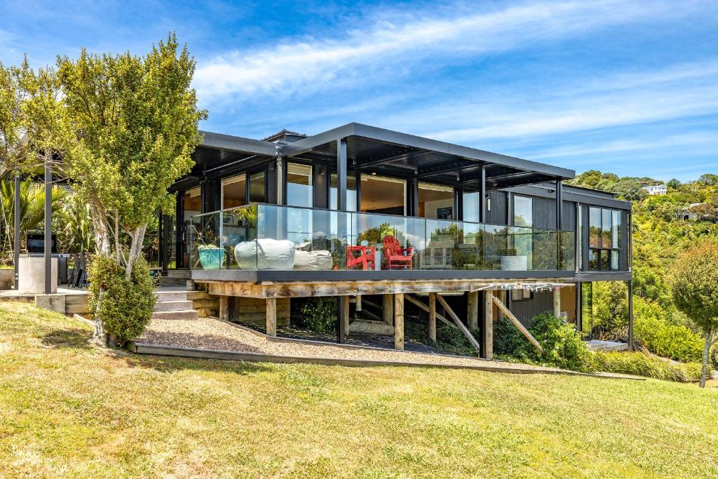 Empire Views, Oneroa - Be My Guest Waiheke, Oneroa