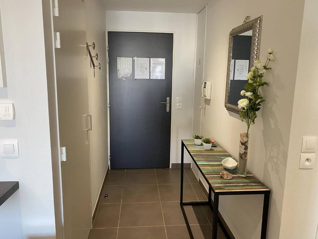 Royan - T2 Bord de Mer - Centre-ville avec Parking - FR-1-738-33 - 4