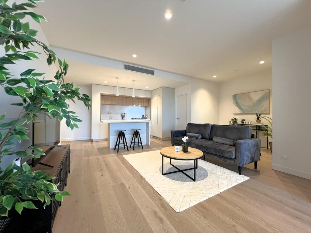 2 BR 2 BATH, Southern Cross, Flagstaff, Lvl 65, Melbourne
