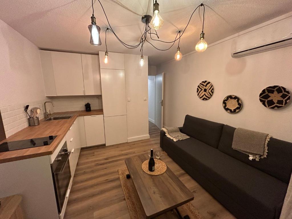 Wallis2, Sausset-les-Pins