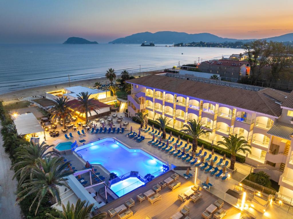 Poseidon Beach Hotel — Swimming pool in Laganas, Ionian Islands