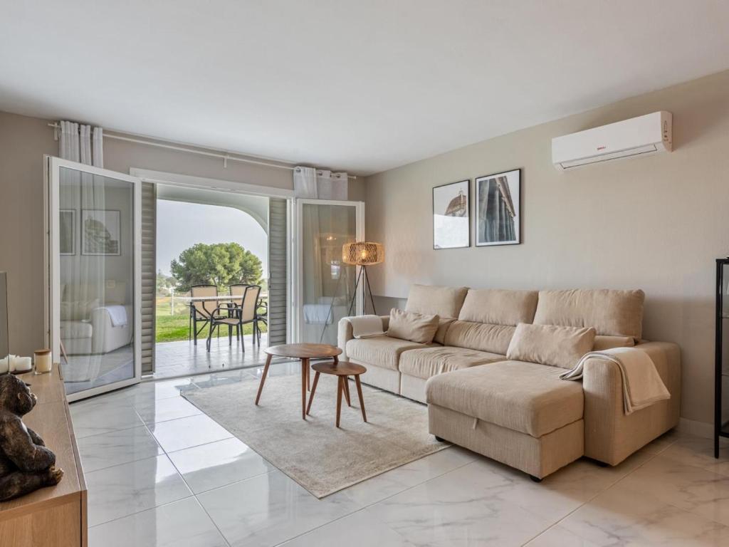 Azahara1, Mountain views and frontline golf, Marbella