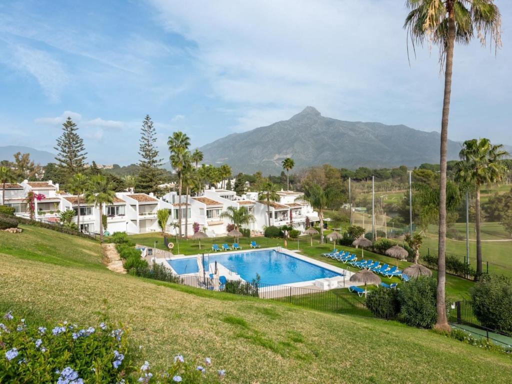 Azahara1, Mountain views and frontline golf - 2