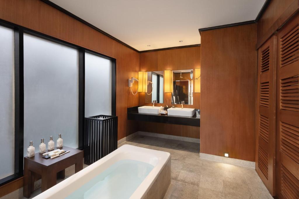 Facilities, Adaaran Select Huduran Fushi - 24hrs Dine around Premium All inclusive in Maldive Islands