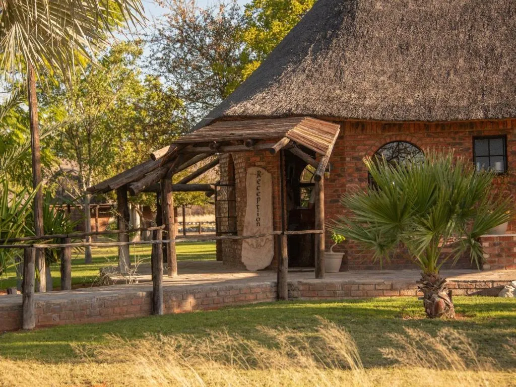 Fiume Lodge CC, hotel in Grootfontein
