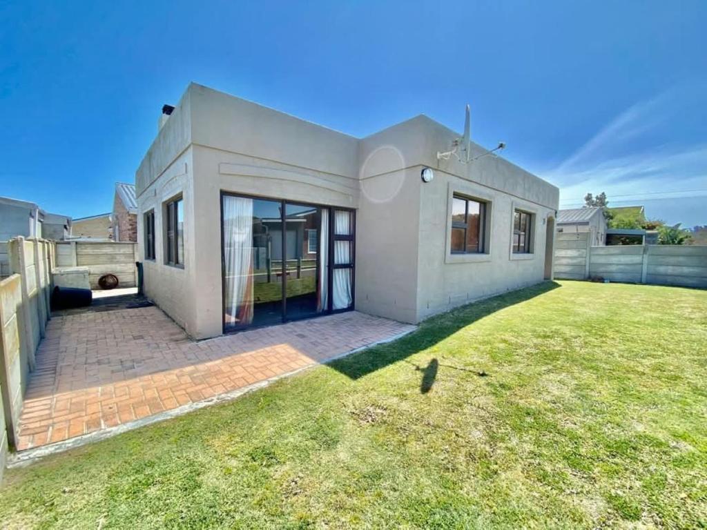 Seaside Haven, Pearly Beach