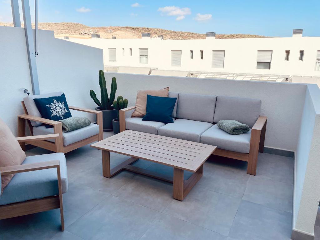 Canary Holiday Home - 2
