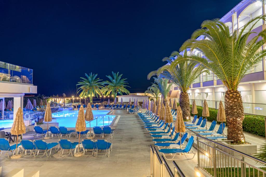 Poseidon Beach Hotel — Swimming pool in Laganas, Ionian Islands