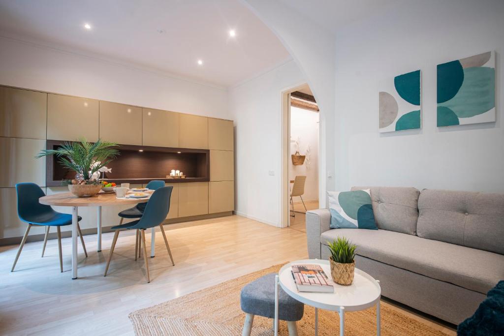 One Bedroom Apartment in Carrer Aragó - 3