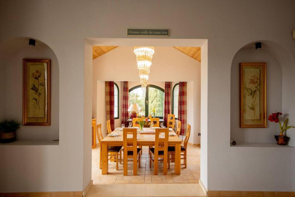 Impressive VILLA Dazura in Valtocado MIJAS - 4