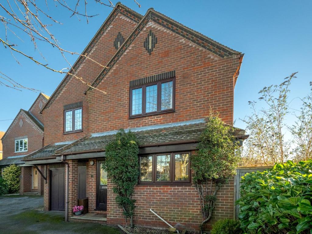 Pass the Keys Cosy & Rural Chilterns Hideaway, Shabbington