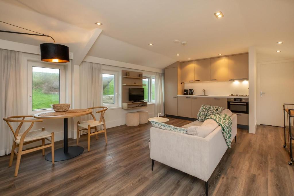 Welcome in - Vakantiewoningen in het centrum met balkon - Langstraat 5 Zoutelande, Koudekerke